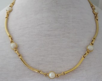 VINTAGE Collier vintage Pierre CARDIN des années 70/80, métal doré 3 perles blanches cd197