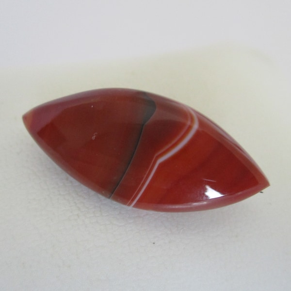 A Victorian or Edwardian antique small agate brooch approx. 37 mm long