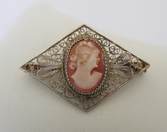 Une broche camée en filigrane et dorure ancienne d'époque Art déco en argent 800 env. 47 x 31 mm 6,60 g