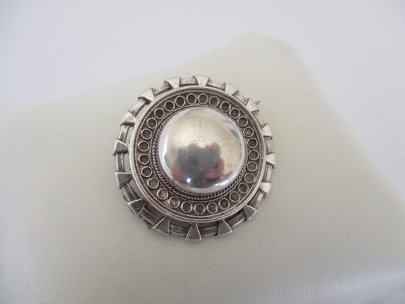 A Victorian sterling silver antique target brooch… - image 1