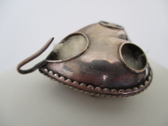 A Victorian antique heart shaped sterling silver … - image 7