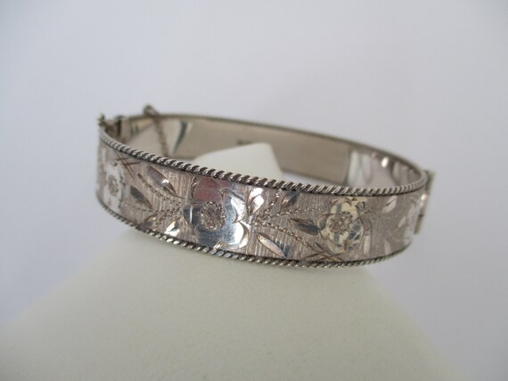 A sterling silver bangle bracelet 23.79 grams hal… - image 8