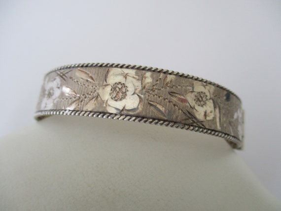 A sterling silver bangle bracelet 23.79 grams hal… - image 1