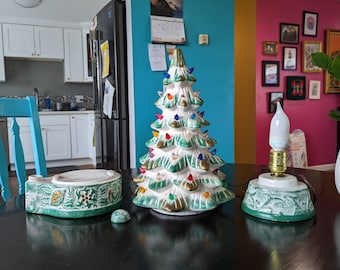 Vintage Rare 80's Mike Wayne Light up Christmas Tree Decanter with Music Box