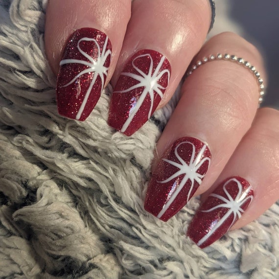 Elegant Christmas Red Nails/ Christmas Press on Nails - Etsy