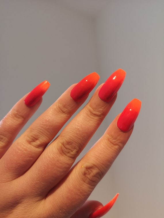 sunset glow nails