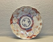 Imari porcelain, decorated with flowers and rabbits - Japan Meiji nineteenth century plate