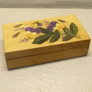 Jolité in Spa wood - Box or box decorated with gouaches with blueberry flower motifs - Naturalism - wild fruits - Circa 1900