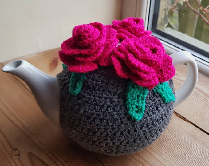 Crochet Tea Cosy, Flower Tea Cosy, Stylish Tea Cosy, Roses Tea Cosy
