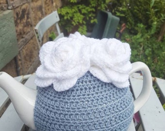 Crochet tea cosy, white roses tea cosy, duck egg blue tea cosy, handmade tea cosy, gift ideas, housewarming gift