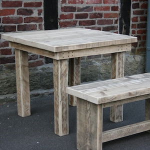 Table incl. Banc fait de bois recyclé et vieux image 1