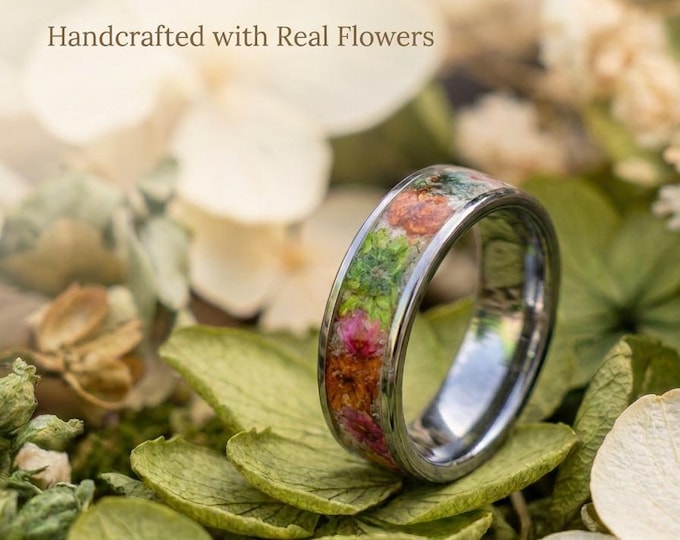 Dried Flower Tungsten Ring, Wildflower Wedding Band, Botanical Ring, Real Flower Inlay Ring, Nature Inspired Wedding Ring, Floral Ring