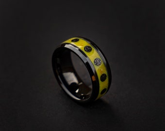 Anillo de cerámica negra, brillo en el anillo oscuro, anillo amarillo, alianza de bodas para hombres, anillo de compromiso masculino, anillo para hombres / Decazi