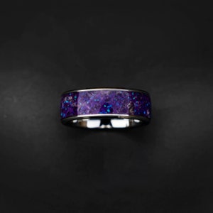 Amethyst Glowstone ring, Mens tungsten ring, healing jewelry, Healing crystal ring, Amethyst jewelry, Purple opal ring Decazi. afbeelding 4
