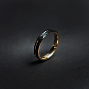 Anillo de oro rosa negro para mujer, alianza de boda martillada, anillo de boda alternativo, anillo de compromiso único, anillo de 4 mm / Decazi imagen 1