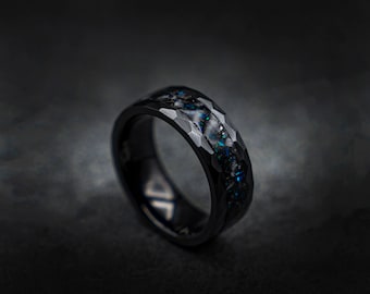 Bague en céramique à facettes noires avec vraie météorite Gabaon et opale galaxie bleue, bijoux faits à la main, pierre de lune pour homme, pierre de lune arc-en-ciel | Decazi