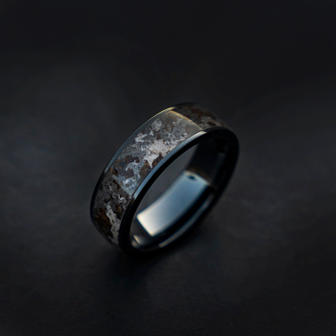 Blood Moon Meteorite Ring With Genuine Moon Meteorite, James Webb, Mens ...