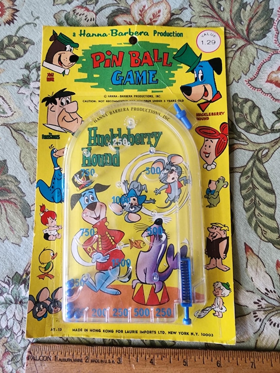 Vintage Huckleberry Hound Cartoon Pin Ball Game on Card