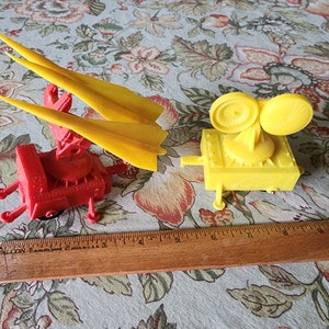 Vintage Hawk Mobile Anti-Aircraft Guided Missile System US Army Toys Military USA 1960s