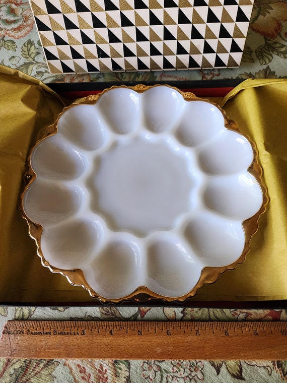 Vintage Anchor Hocking Egg Plate W898-G/13-S11 Milk Glass