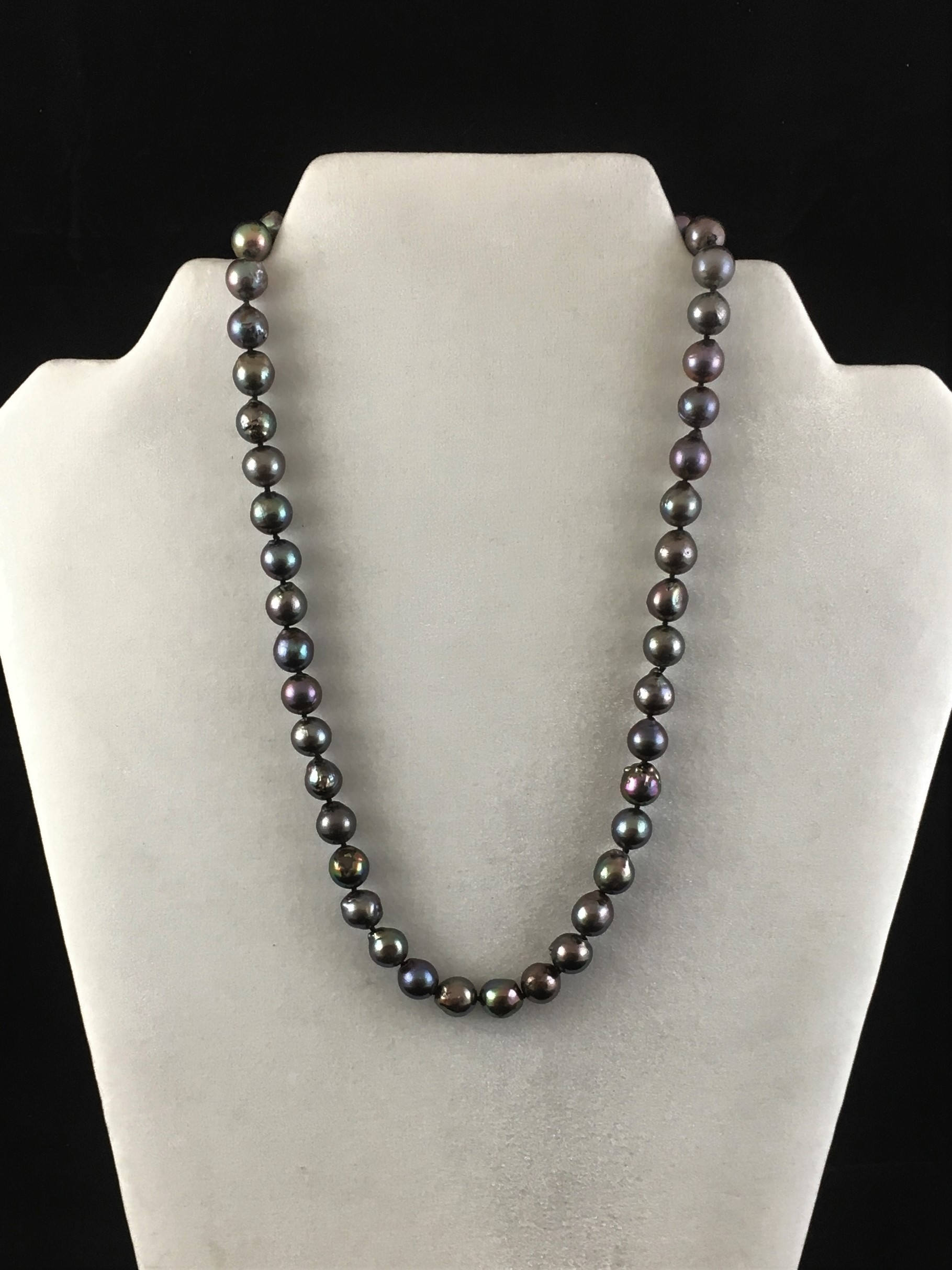 Cultured Pearl Necklace Black 17 Inches 