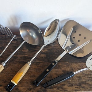 Vintage kitchen utensils, spatulas, spoon, ladle, masher (JJ)