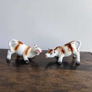 Ceramic cow salt and pepper shaker set