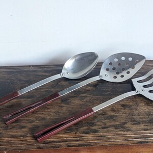 Choice of vintage Stanhome kitchen spoons and spatula (JJ)
