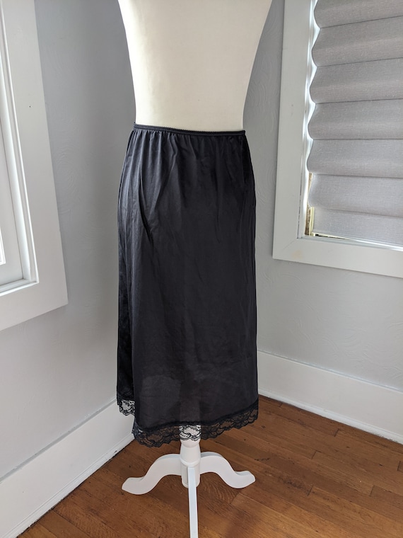 vintage black half skirt slip size medium - image 1