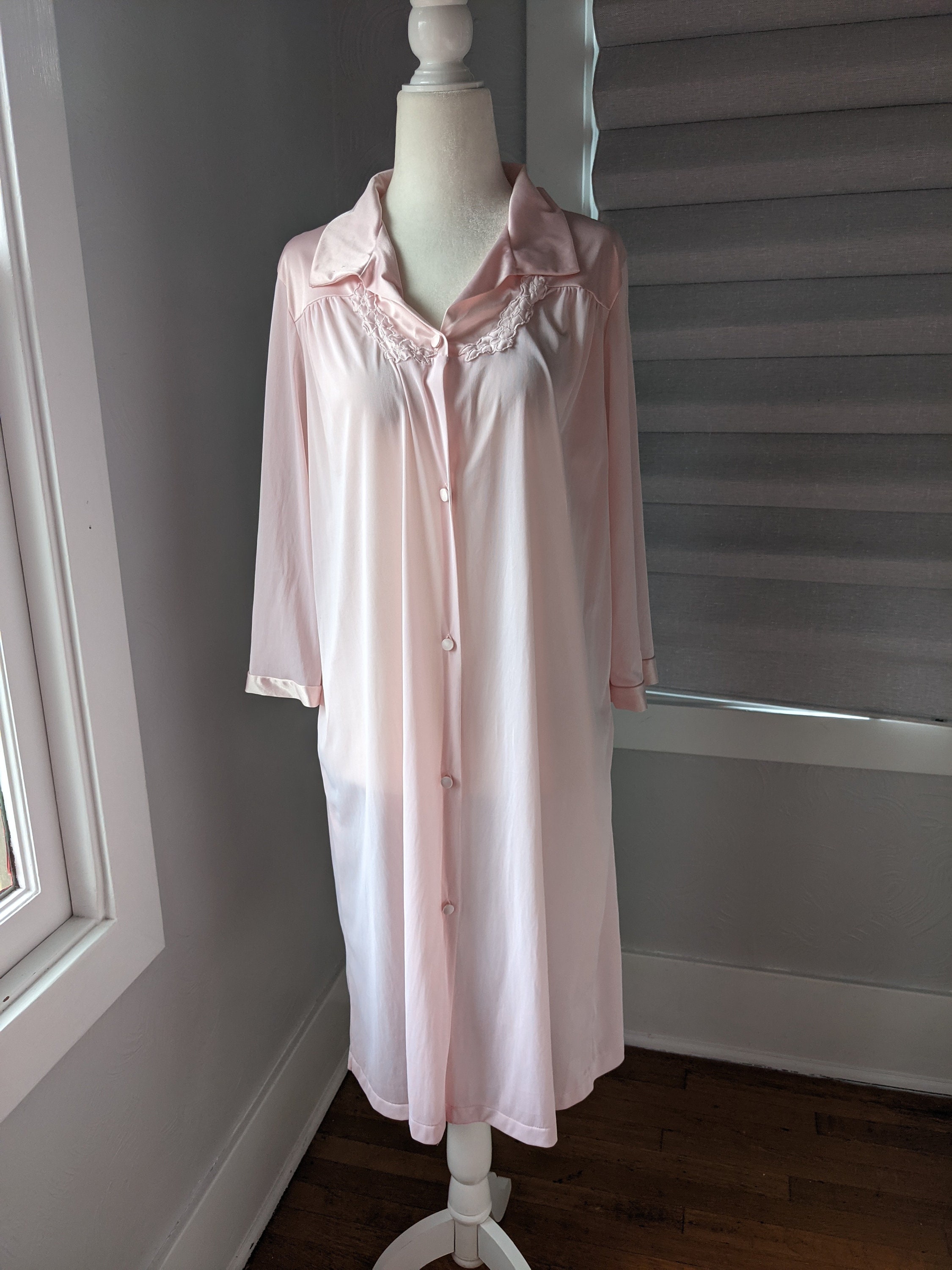Vintage Vanity Fair Robe or Nightgown Size Small/medium - Etsy