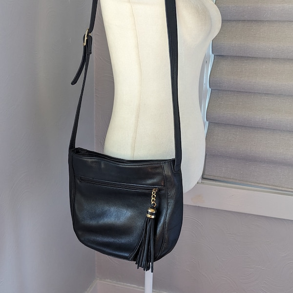 black leather purse shoulder bag by Tignanello