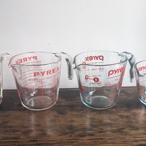 Vintage Pyrex 2 Cup Capacity Measuring Cup, Clear with Red Lettering