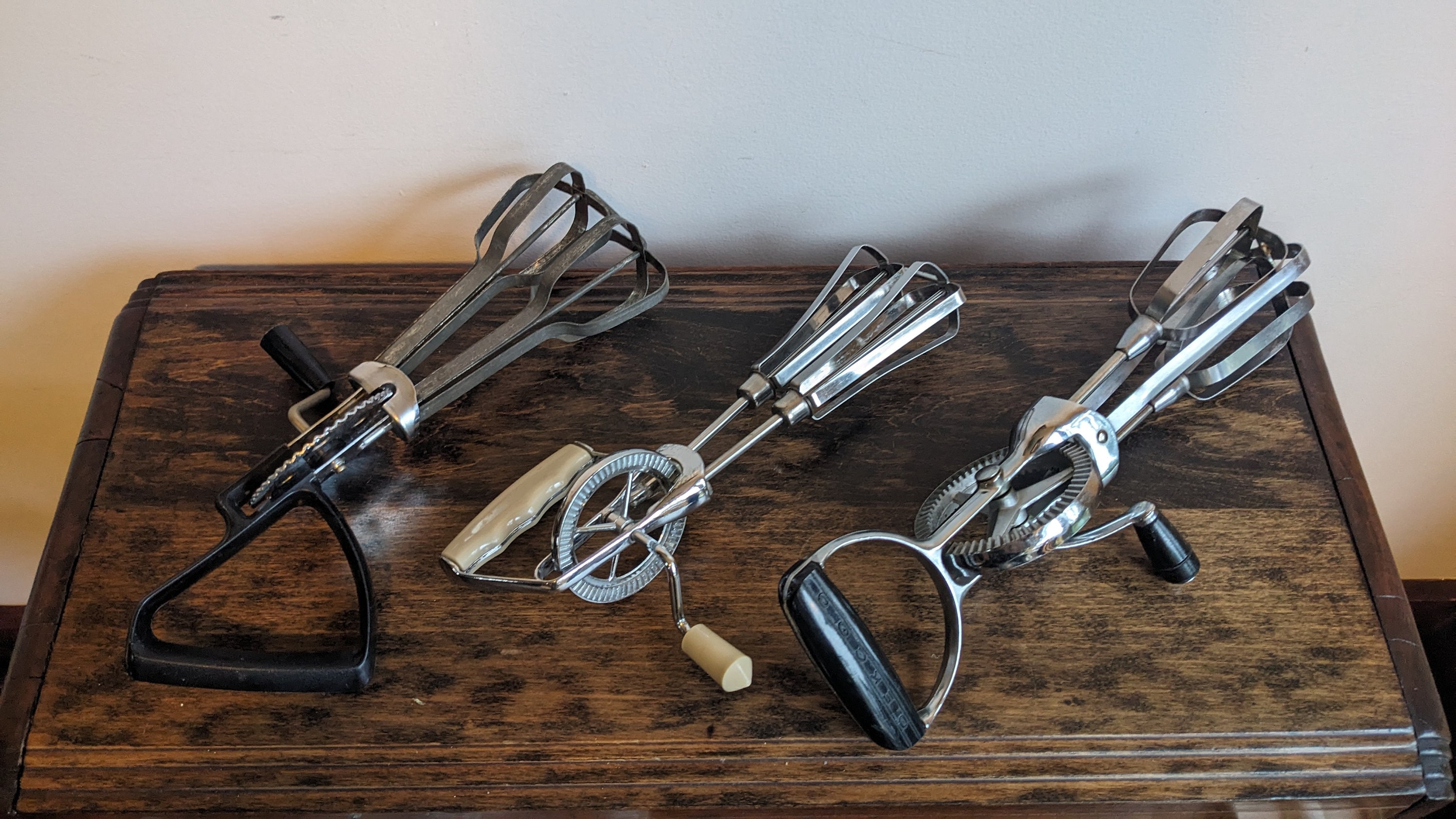 Old Fashioned Egg Beater With Container Old Style Egg Beater Old