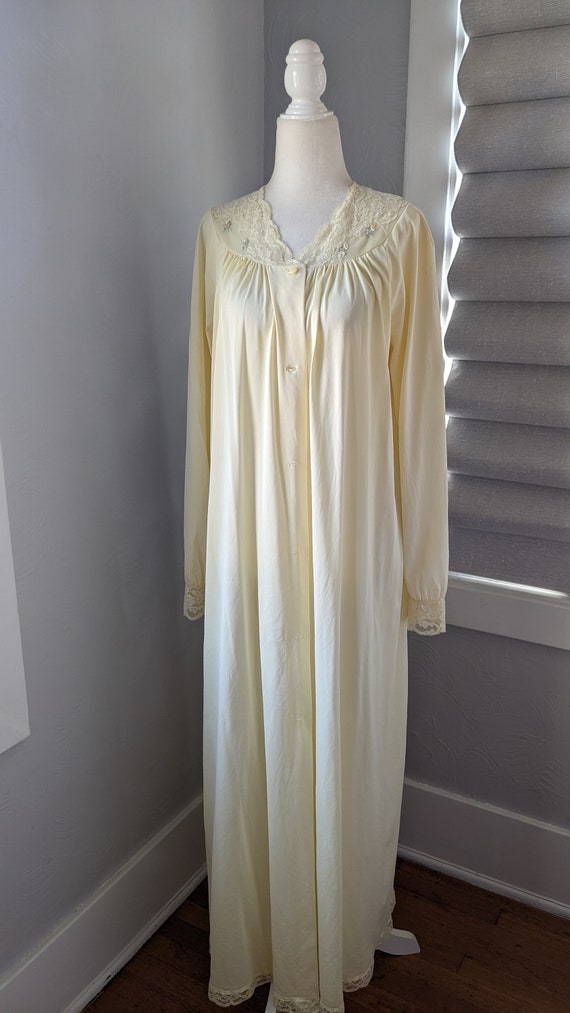 Vintage Shadowline robe size small nylon yellow