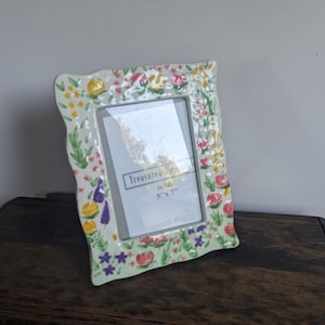 5x7 white ceramic frame with colorful flowers