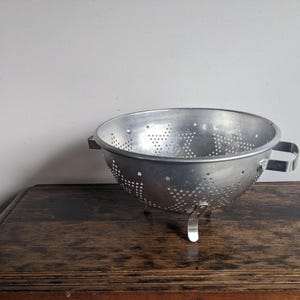 Vintage star pattern aluminum colander strainer