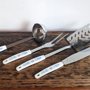 Vintage kitchen utensils set (N)