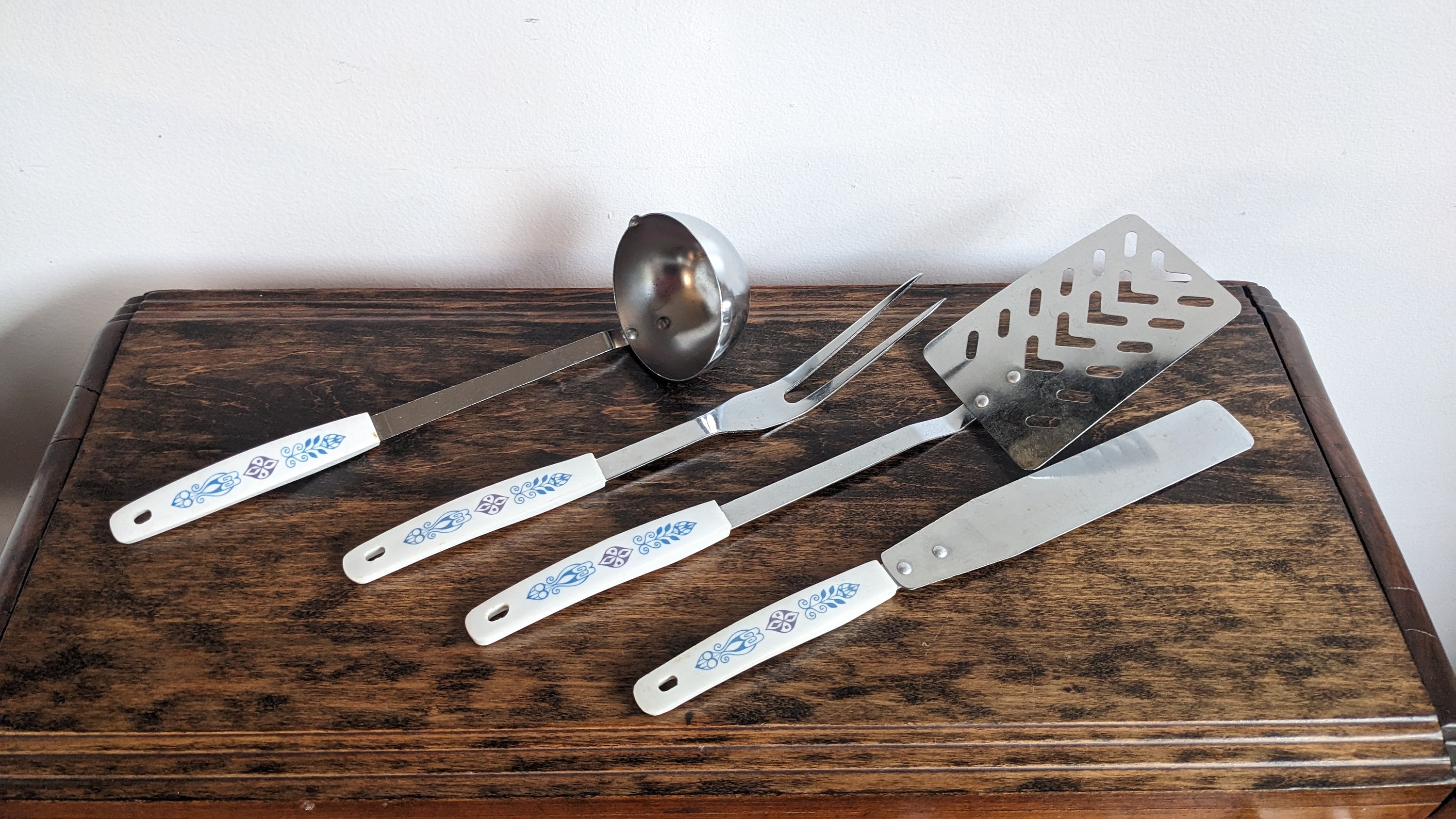 Vintage kitchen utensils set (N)