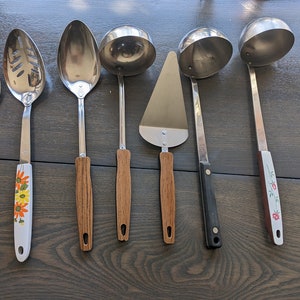Vintage kitchen utensils (O)