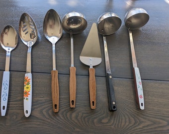 Vintage kitchen utensils (O)