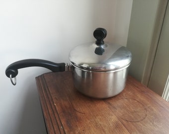 vintage 1 quart pan with lid