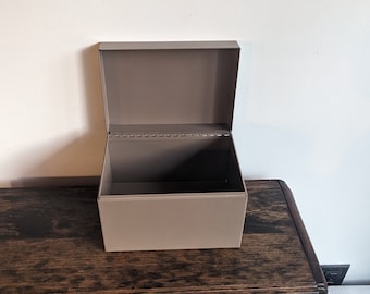 Vintage metallpärmlåda