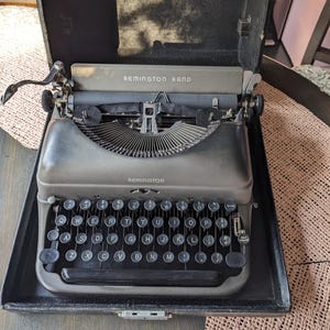 1940&#39;s Remington Rand Typewriter