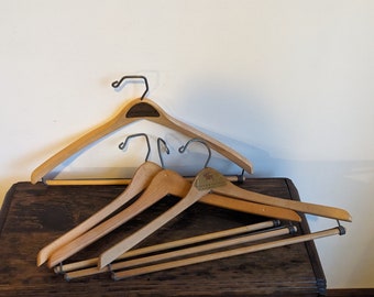 Houten kostuumhangers set van 3 Batts Wishbone