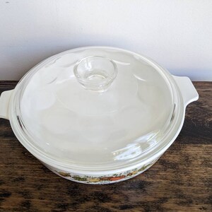 Rare Corning Ware round 8 1/2 casserole dimpled lid image 2