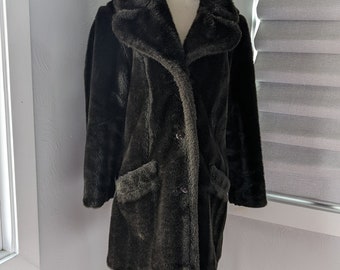 Faux fur vintage women's coat