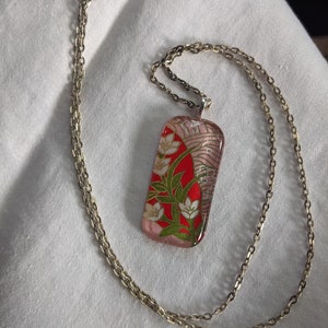 Asian style resin pendant necklace