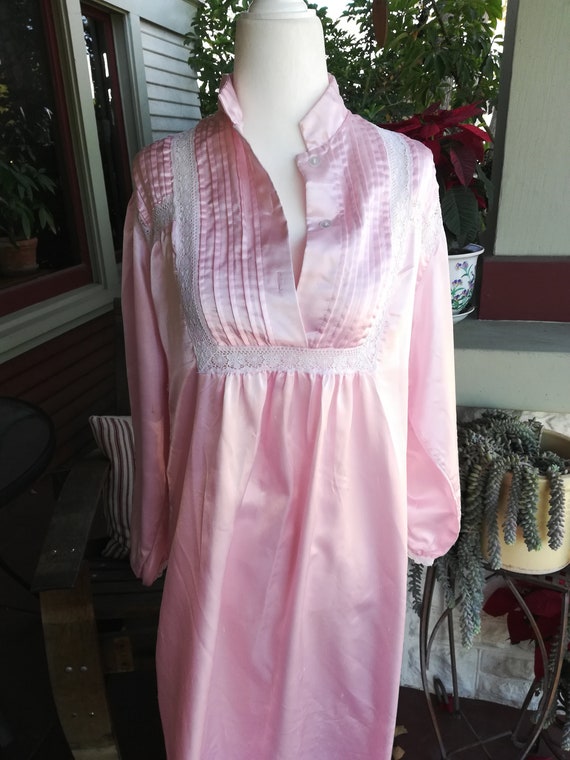 Victorian Style Vintage Nightgown Pink 