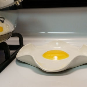 Fried Egg Spoon Rest Handmade Ceramic Kitchen Accessories 5 wide image 4