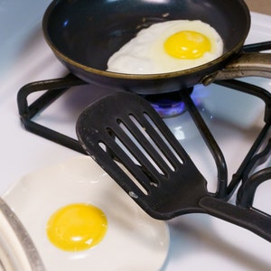 Fried Egg Spoon Rest Handmade Ceramic Kitchen Accessories 5 wide image 2
